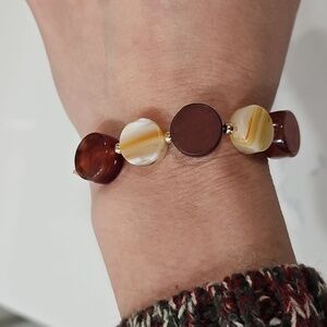 Women's golden Woodland bracelet, one size, new in box Goldtone. Beautiful